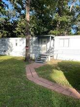 Building Photo - 19 Dogwood Dr