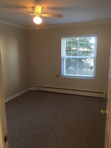 Building Photo - 115 Floral Ave