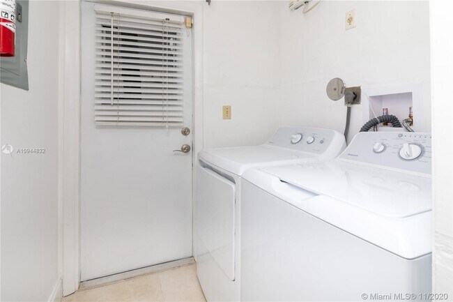 Foto del edificio - 1524 SE 12th St 1 Fort Lauderdale Fl 33316