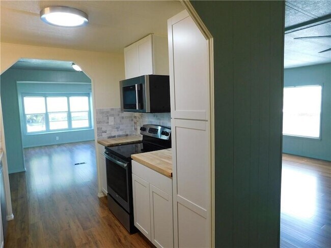 Foto del edificio - 1081 Parkway Ln