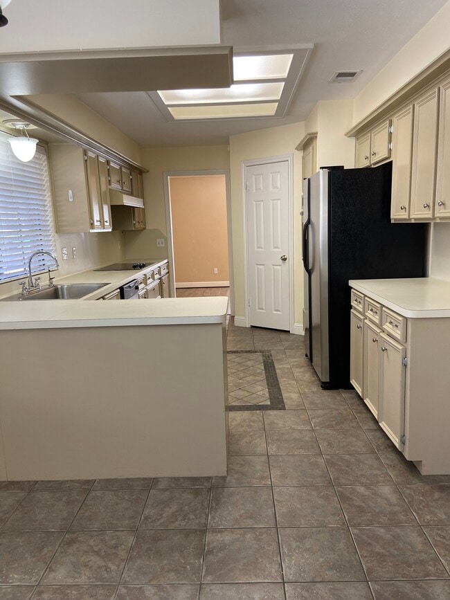 Foto del edificio - 3815 Oak Gardens Dr