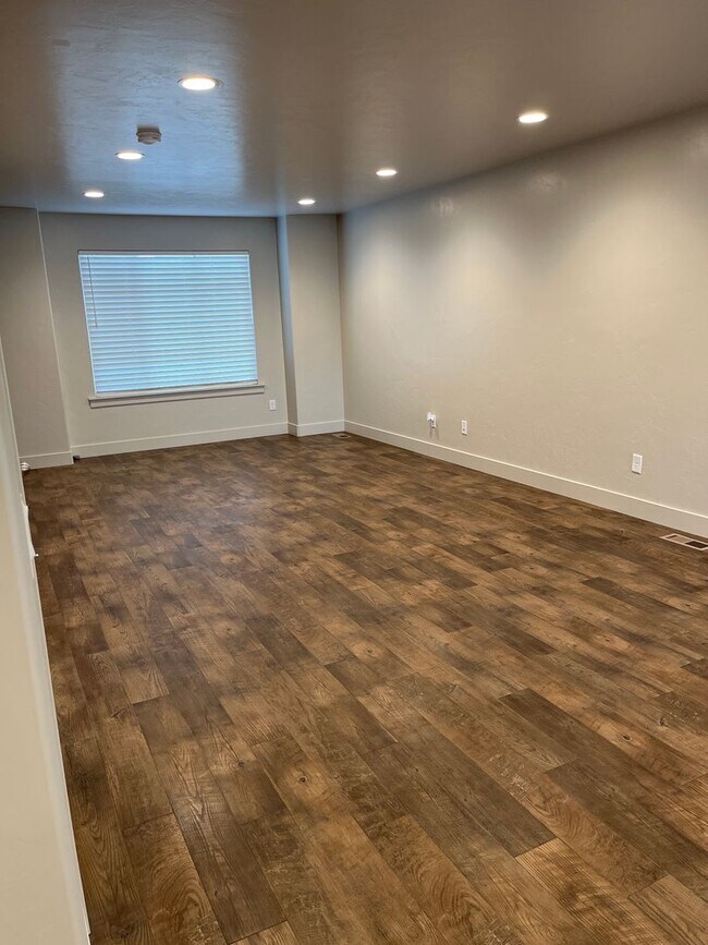 Foto del edificio - 3 Bedroom 2.5 Bathroom Townhome