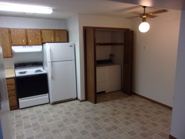 Building Photo - 2433 D St