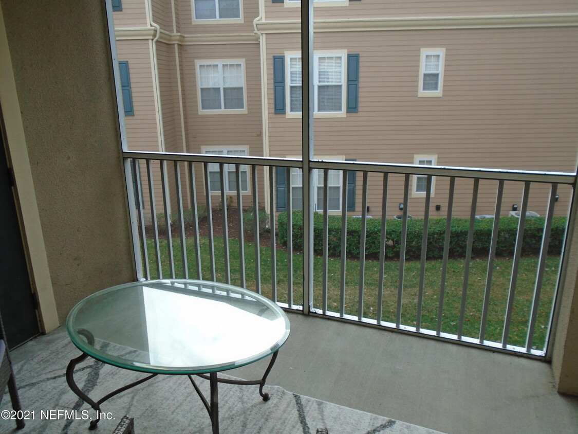 Building Photo - 13810 Sutton Park Dr N