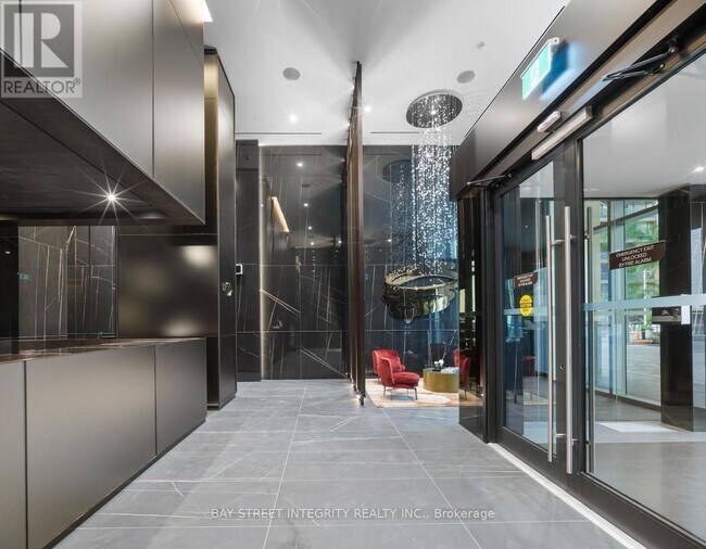 Building Photo - 11 Yorkville Ave