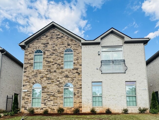 Building Photo - 1112 Runningvine Ln