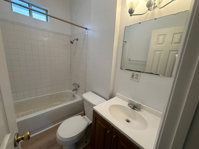 Foto del edificio - 236 2nd St NE