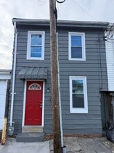 Building Photo - 36 Locust Ave