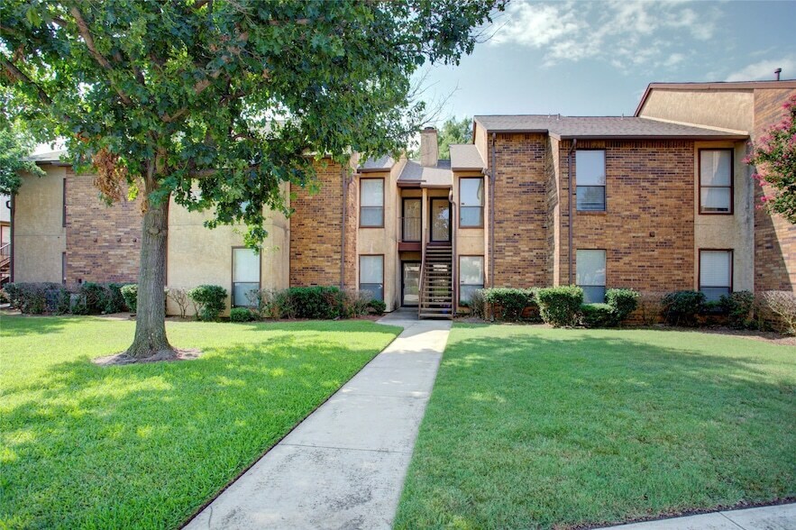 Primary Photo - 1304 Harwell Dr