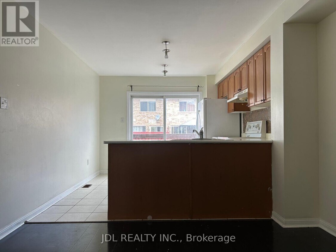 Building Photo - 233 Rouge River Dr