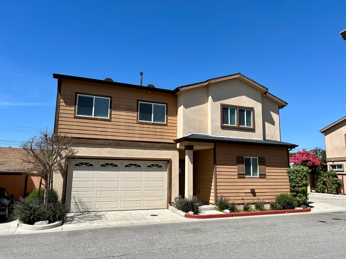 Foto principal - 1249 W 139th St