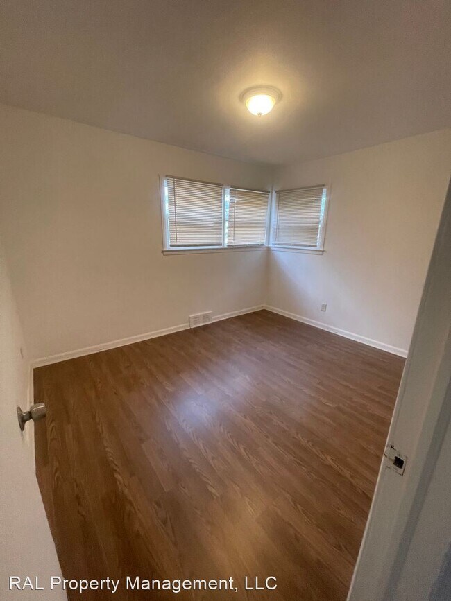 Foto del edificio - 3 br, 1 bath House - 16600 Lamphere