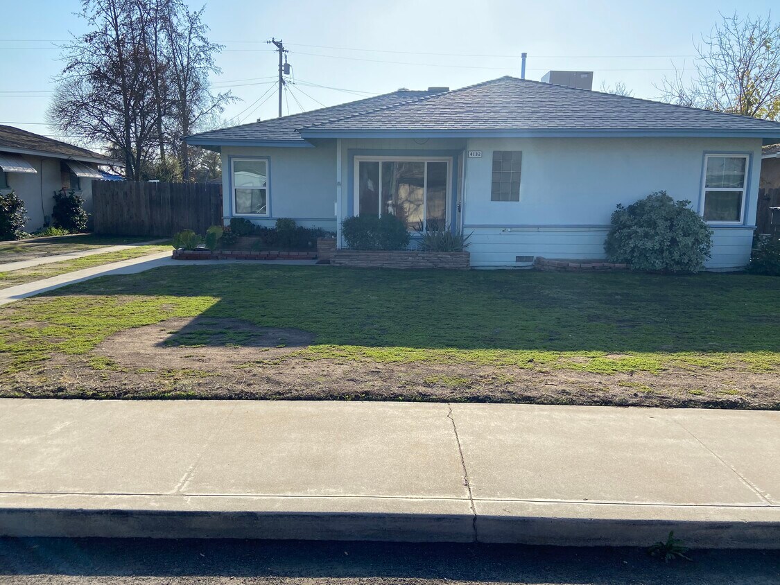 Front - 4132 Arden Dr N