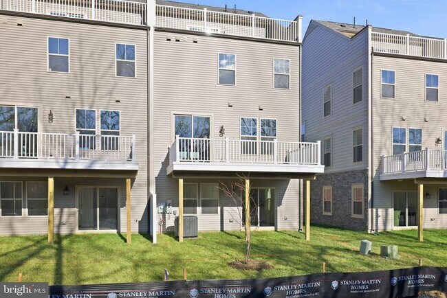 Foto del edificio - 1011 Venifena Terrace SE