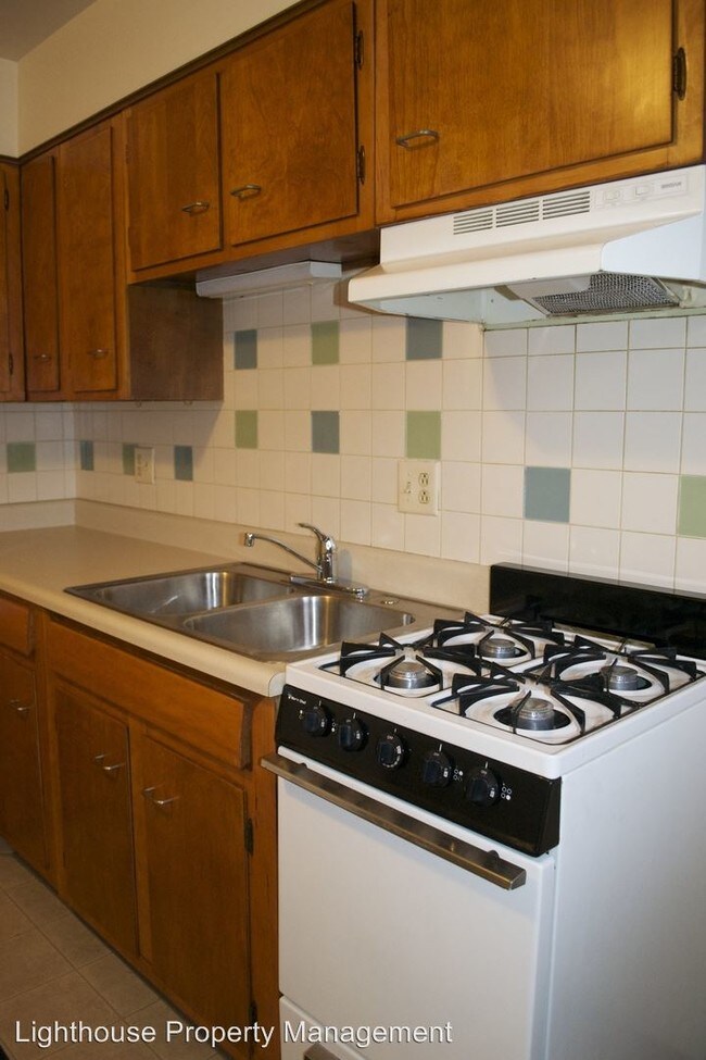 Building Photo - 2409 Gaynor Ave NW
