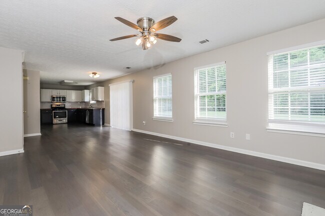 Foto del edificio - 5102 Saddle Creek Cir