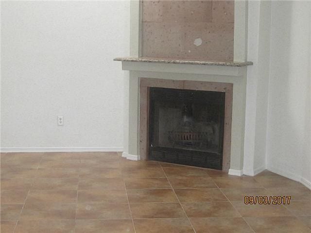 Building Photo - 241 S Alto Mesa Dr