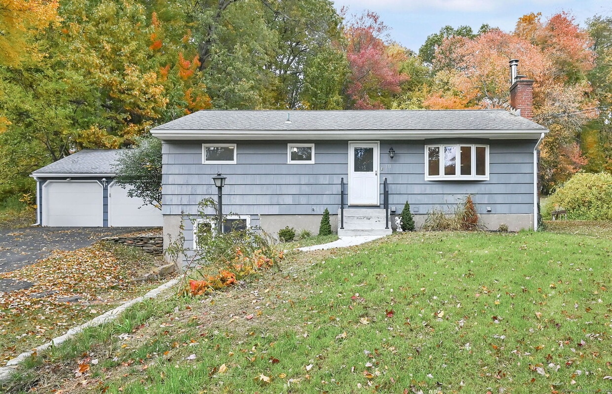 Primary Photo - 111 Cemetery Rd