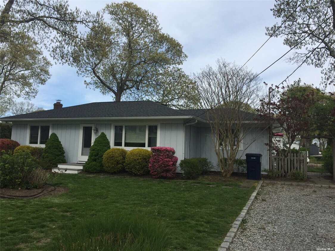 Primary Photo - 13 Whiting Rd