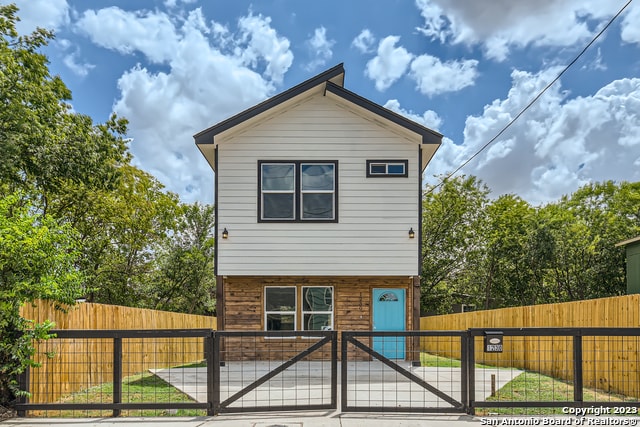 Building Photo - 1230 Rivas St