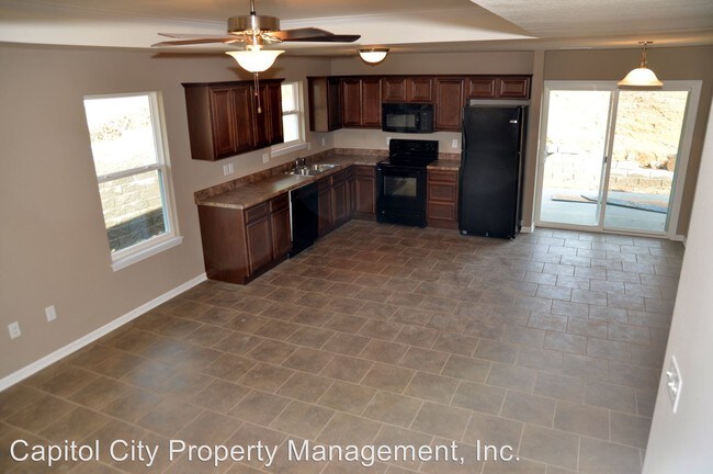 Building Photo - 1043 Emily Ln