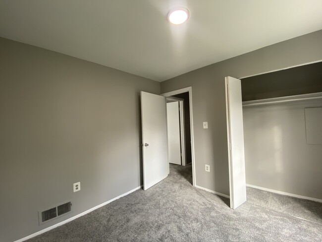 Building Photo - 7251 Millcrest Terrace