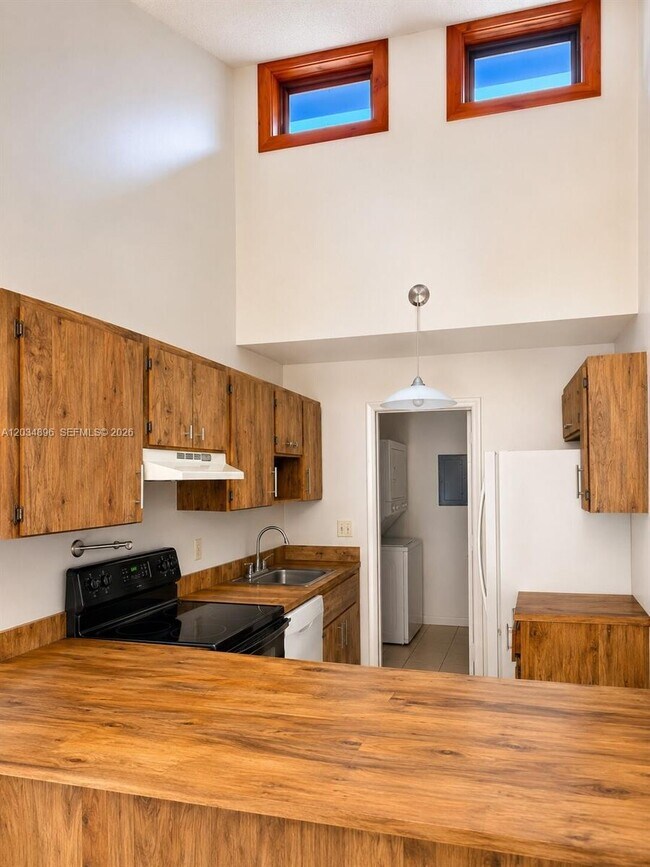 Foto del edificio - 3819 SW 69th Ave