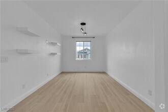Building Photo - 10988 Wonder Hills St