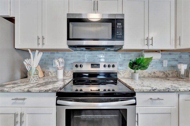 Foto del edificio - 2851 Emerson Ave S