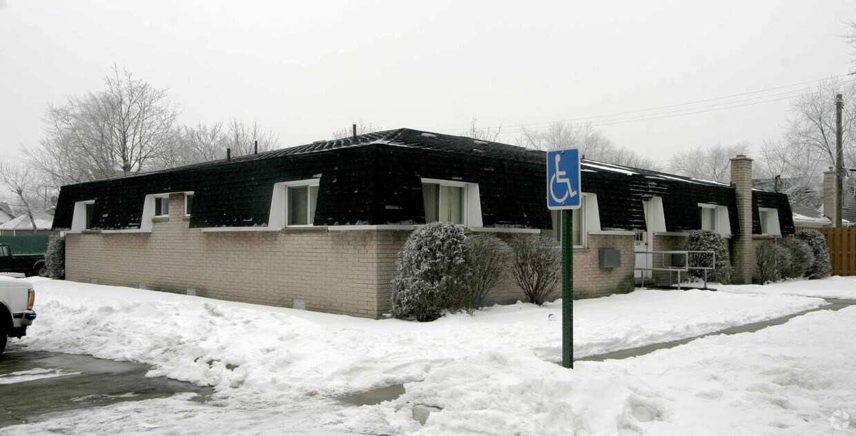 Foto del edificio - 1303 Montie Rd