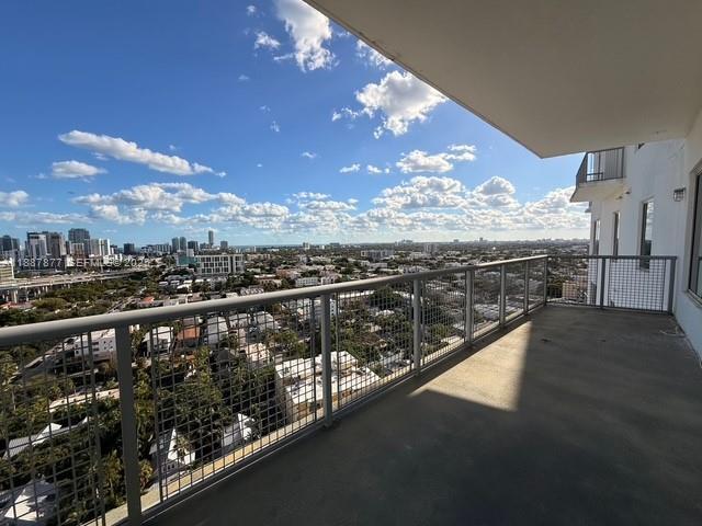 Foto del edificio - 10 SW South River Dr