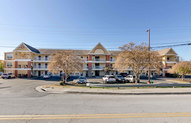 Building Photo - Furnished Studio-Roanoke - Airport