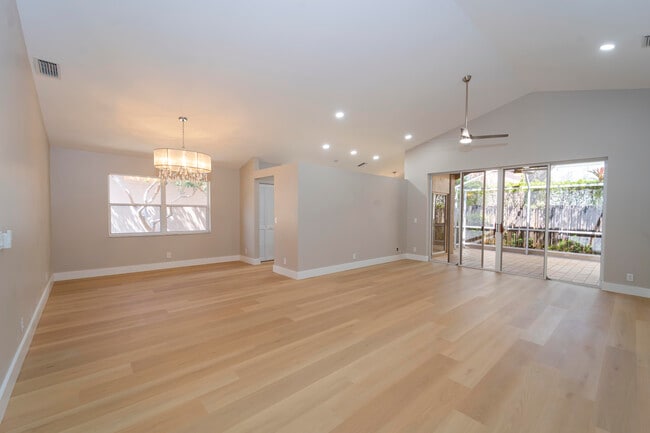 Foto del edificio - 6185 NW 77th Pl