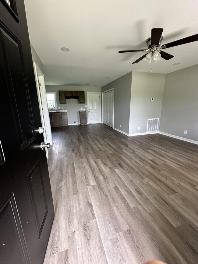 Building Photo - 600 Fentress Ln