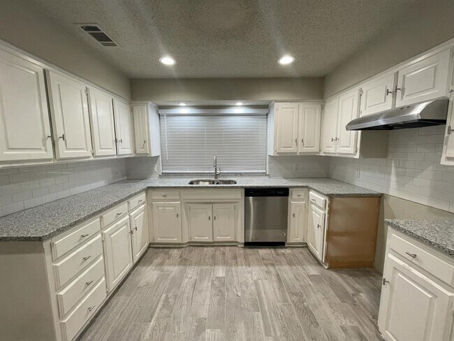 Building Photo - 3407 Walden Trail