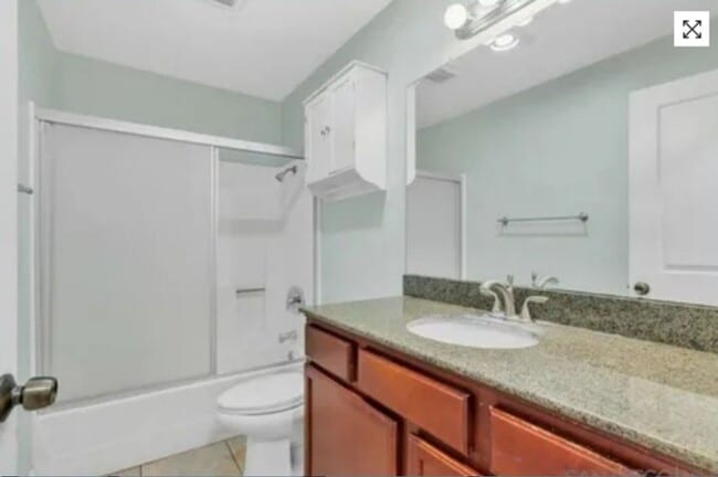 Building Photo - Beautiful 2 bedrooms 1 bath condo in Lakes...