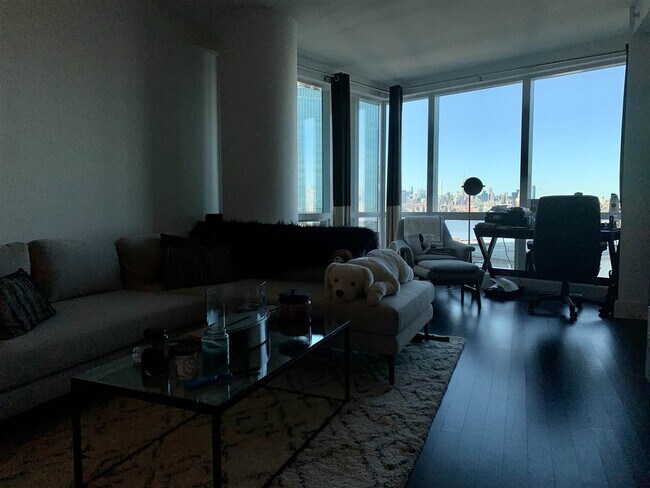 Foto del edificio - 77 Hudson St