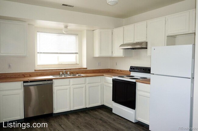 Building Photo - 2 br, 1 bath House - 1051 Mazatlan Cir. Un...