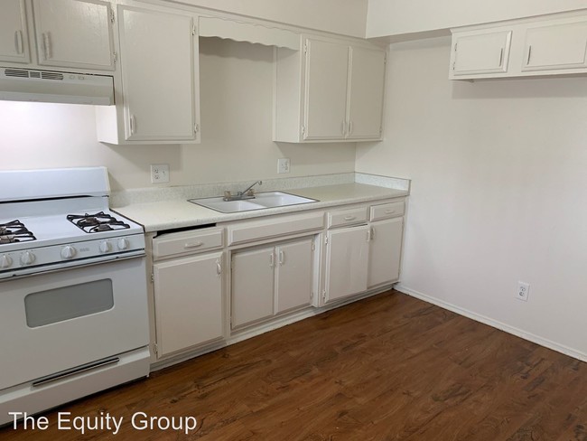 Foto del edificio - 663 N Cypress St
