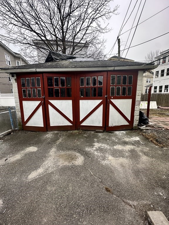 Building Photo - 9 Pelham St
