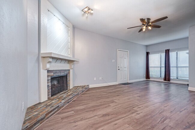 Foto del edificio - Charming One Bedroom Condo in Richardson!