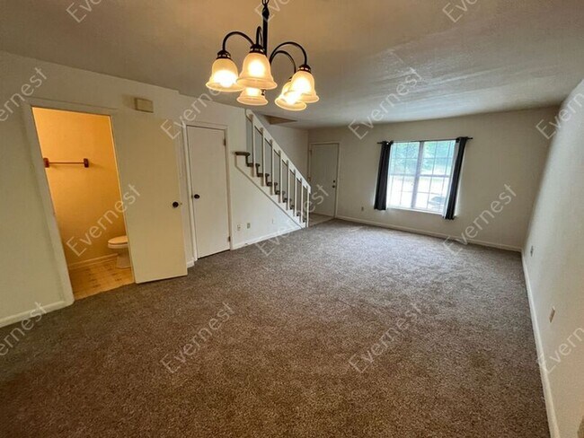 Foto del edificio - 8831 Millard Lee Ln