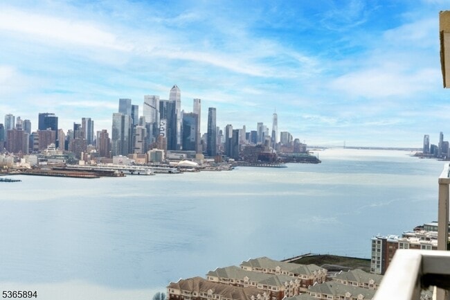 Foto del edificio - 6600 JFK Blvd E