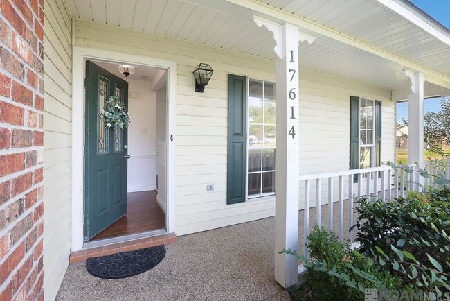 Building Photo - 17614 Sugar Mill Ave