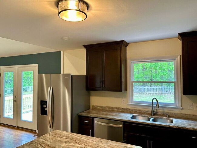 Foto del edificio - 2581 Glenridge Ct