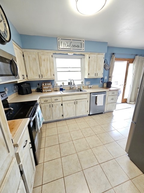 Foto del edificio - 774 S Main St