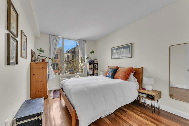 Foto del edificio - 161 E 110th Street Unit 3E