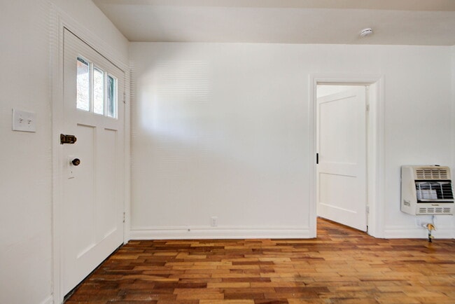 Building Photo - 1132 W Eufaula St