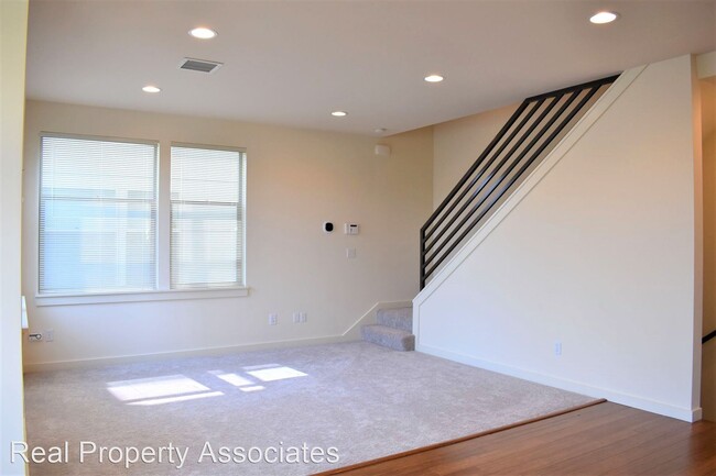 Building Photo - 1238 N Northgate Way