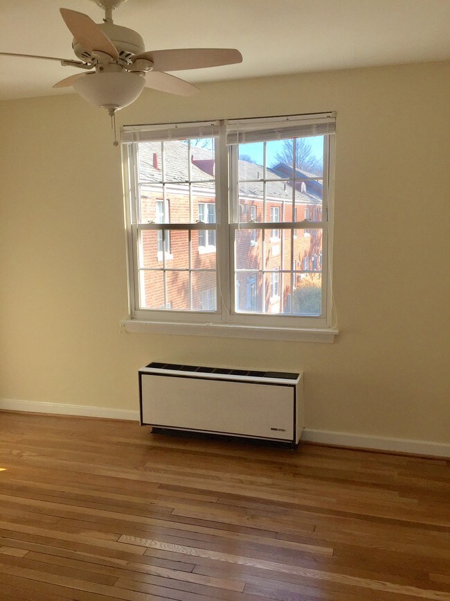 bedroom - 3407 Commonwealth Ave